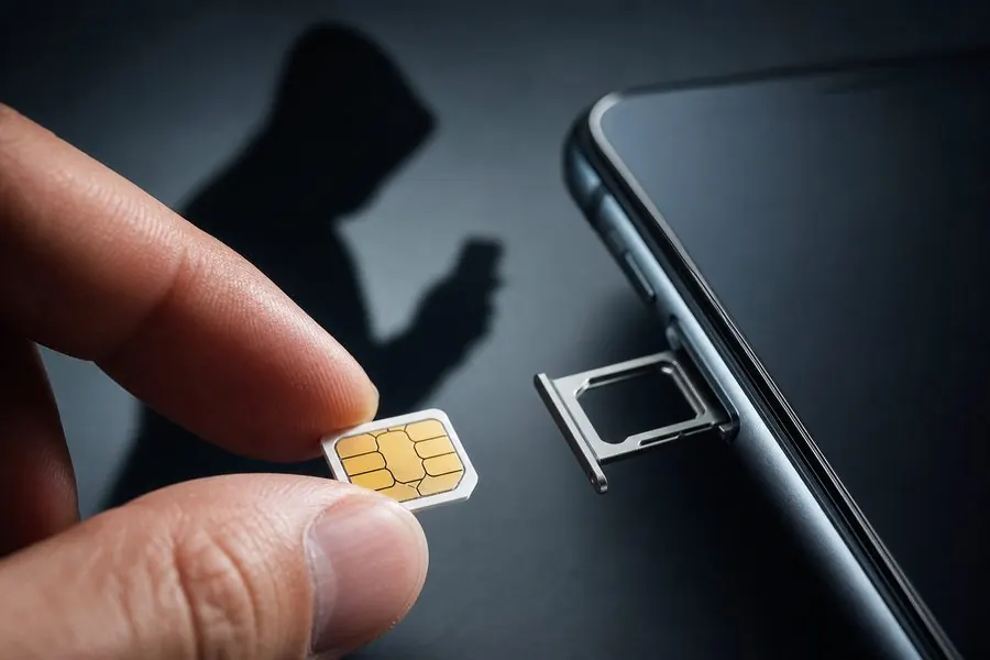Illustration of SIM swapping and phone number takeover